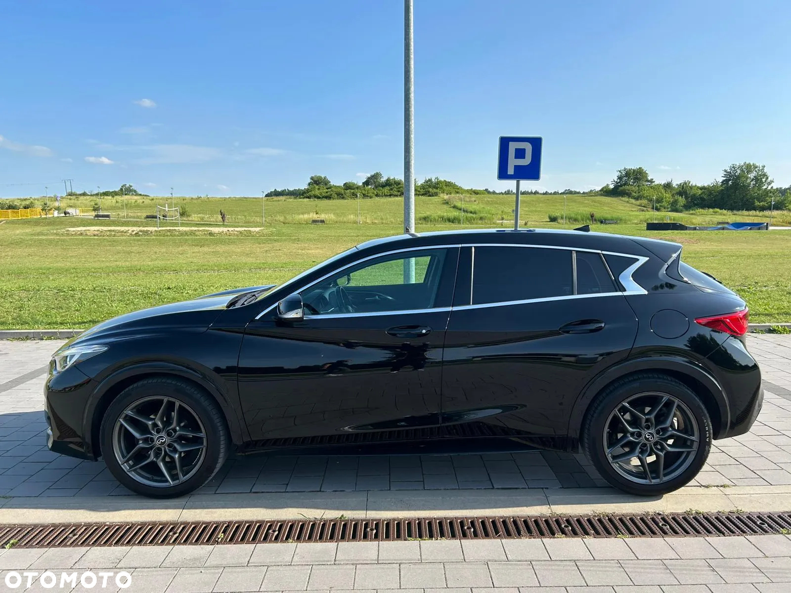 Infiniti Q30 - 15