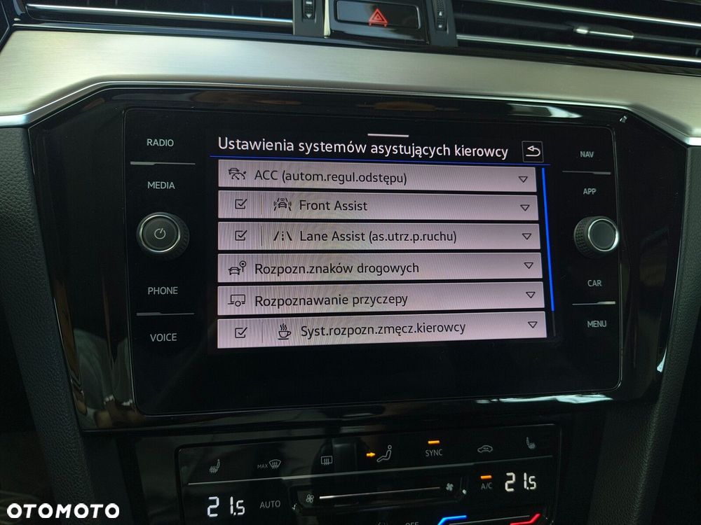 Volkswagen Passat - 31