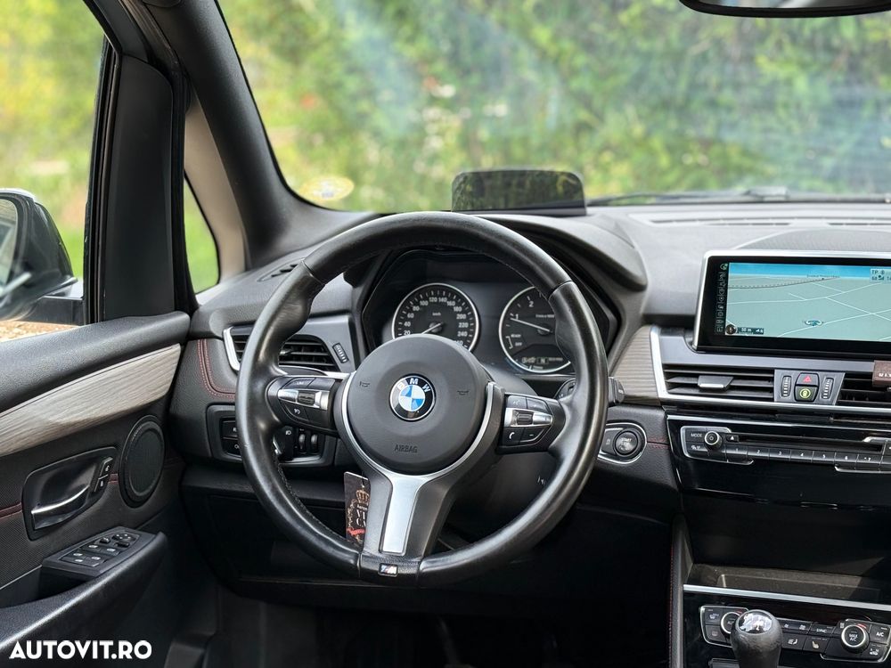 BMW Seria 2 218d - 8