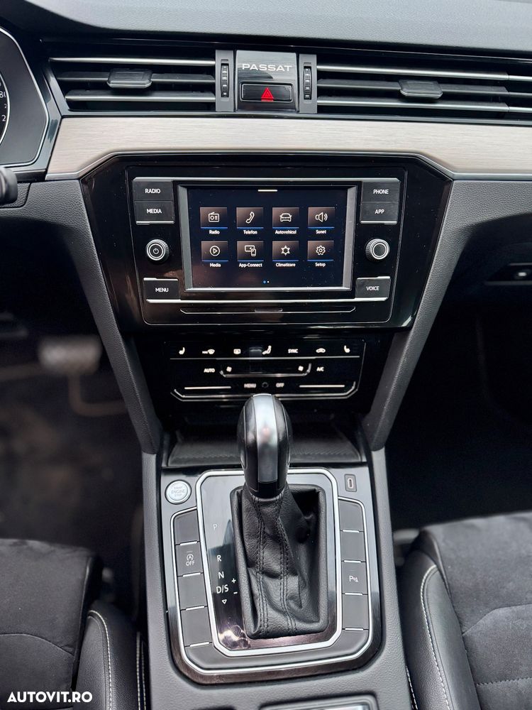 Volkswagen Passat 2.0 TDI DSG Highline - 11