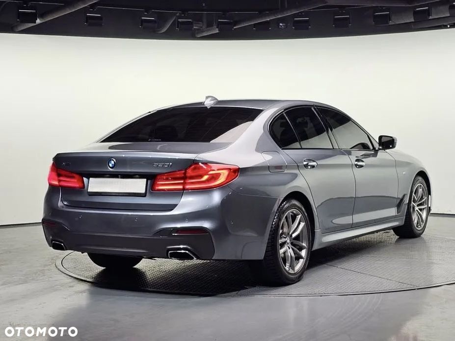 BMW Seria 5 530i xDrive M Sport Edition - 3