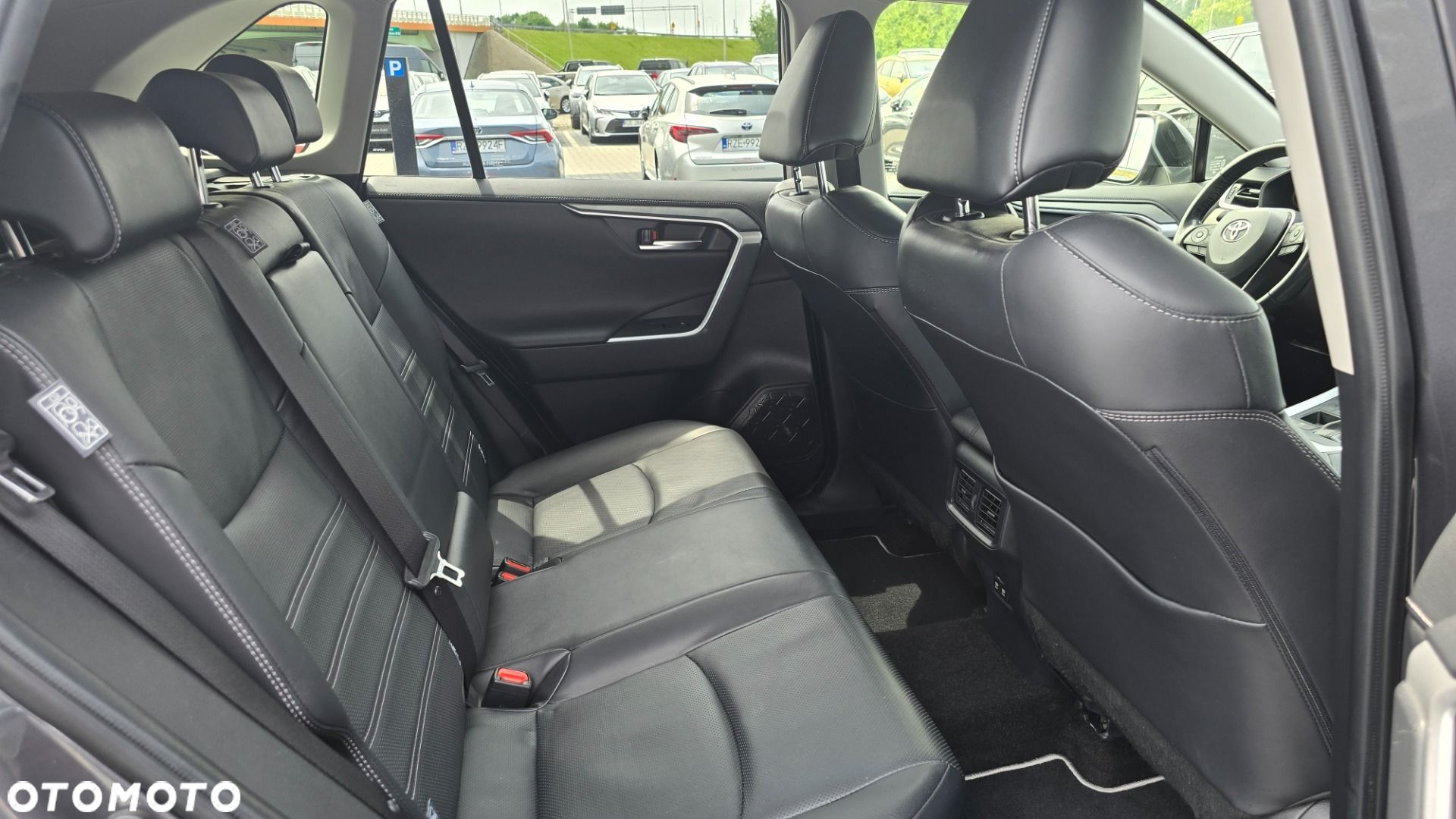 Toyota RAV4 - 11