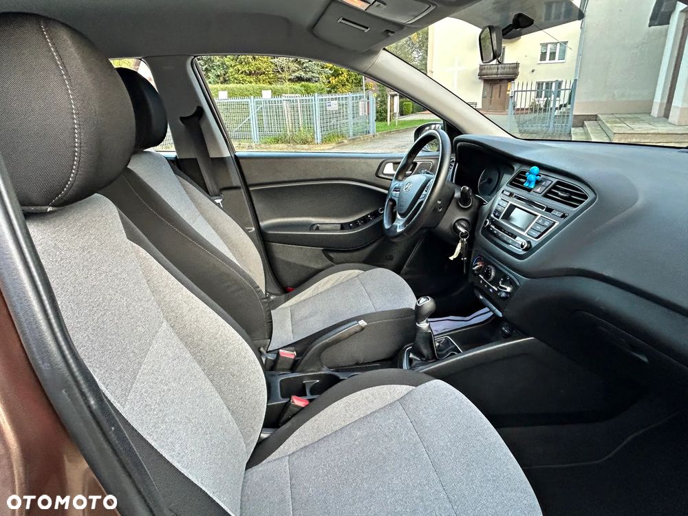 Hyundai i20 blue 1.2 Style - 26