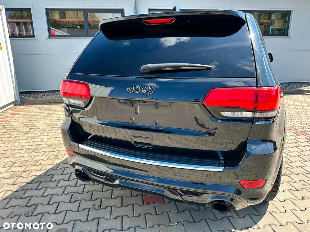 Jeep Grand Cherokee SRT8 - 6