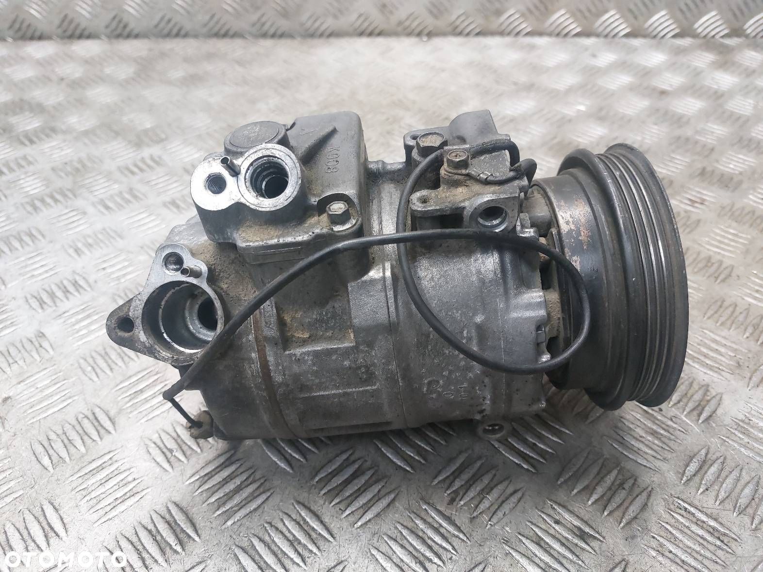 SPRĘŻARKA KOMPRESOR KLIMATYZACJI VW PASSAT B5 FL 1.9 TDI 8D0260808 - 1