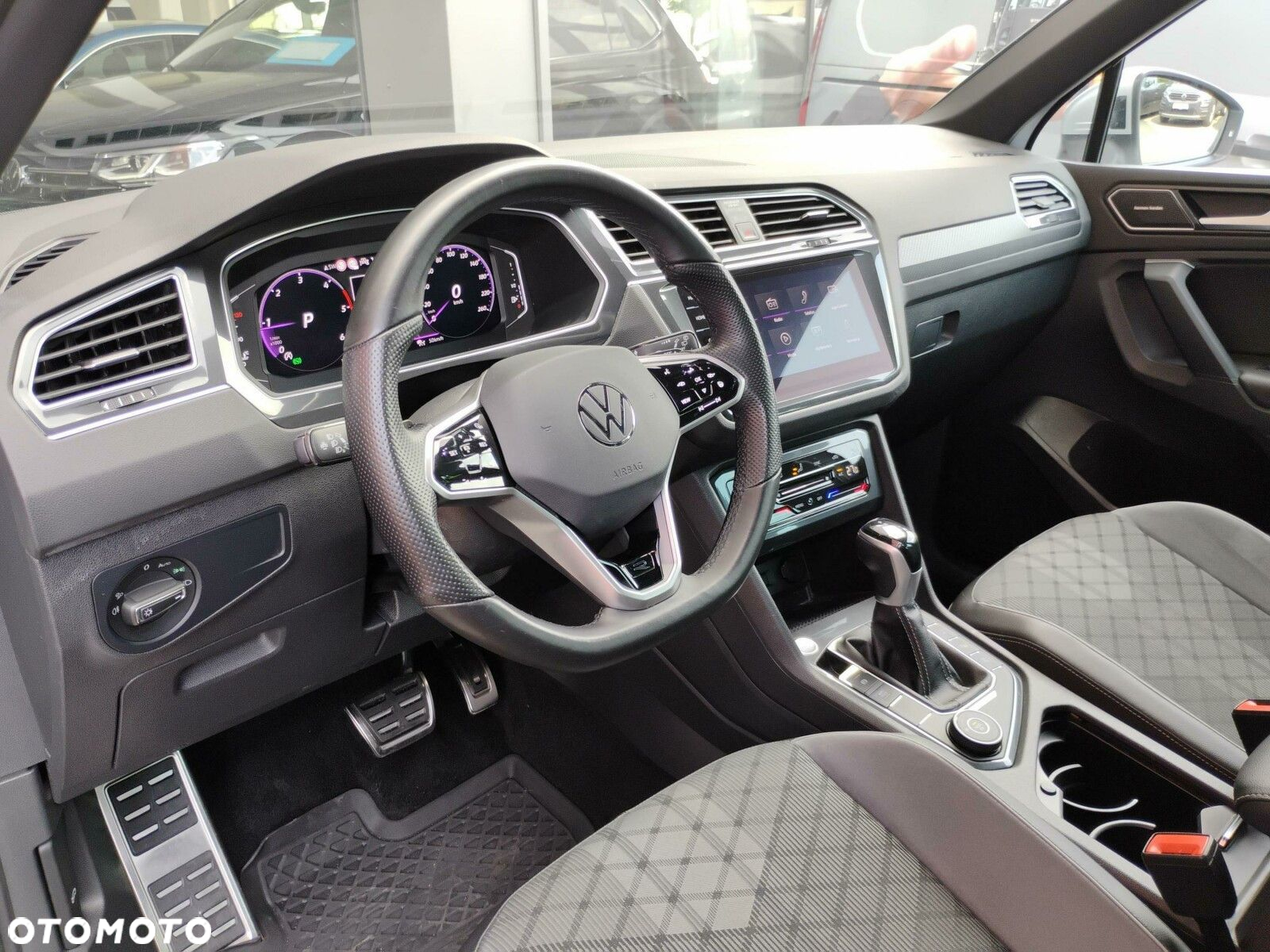 Volkswagen Tiguan 2.0 TDI SCR 4Mot R-Line DSG - 12