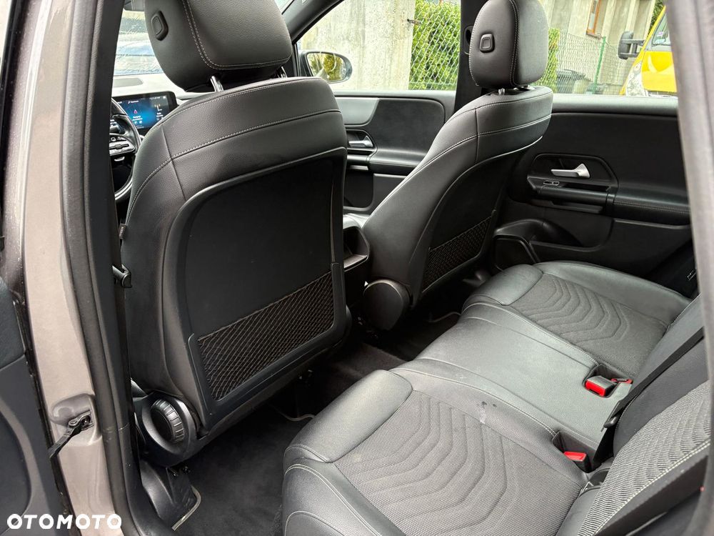 Mercedes-Benz Klasa B 180 7G-DCT Progressive - 24