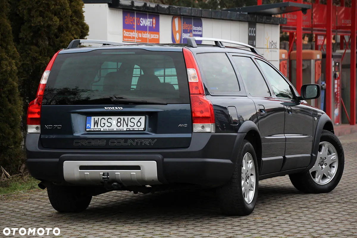 Volvo XC 70 D5 AWD Momentum - 4