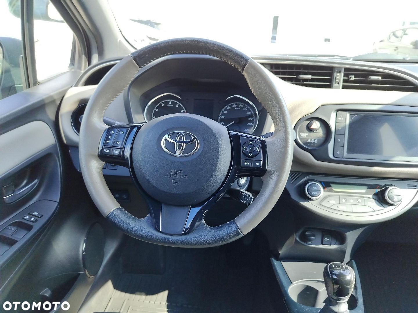 Toyota Yaris - 10