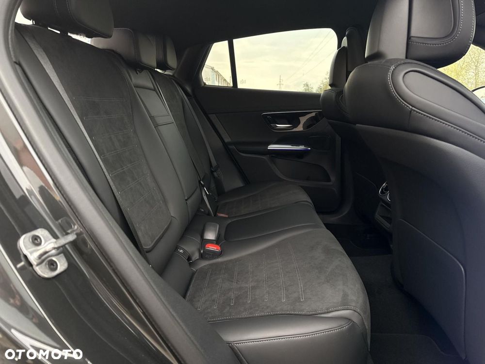 Mercedes-Benz GLC - 21