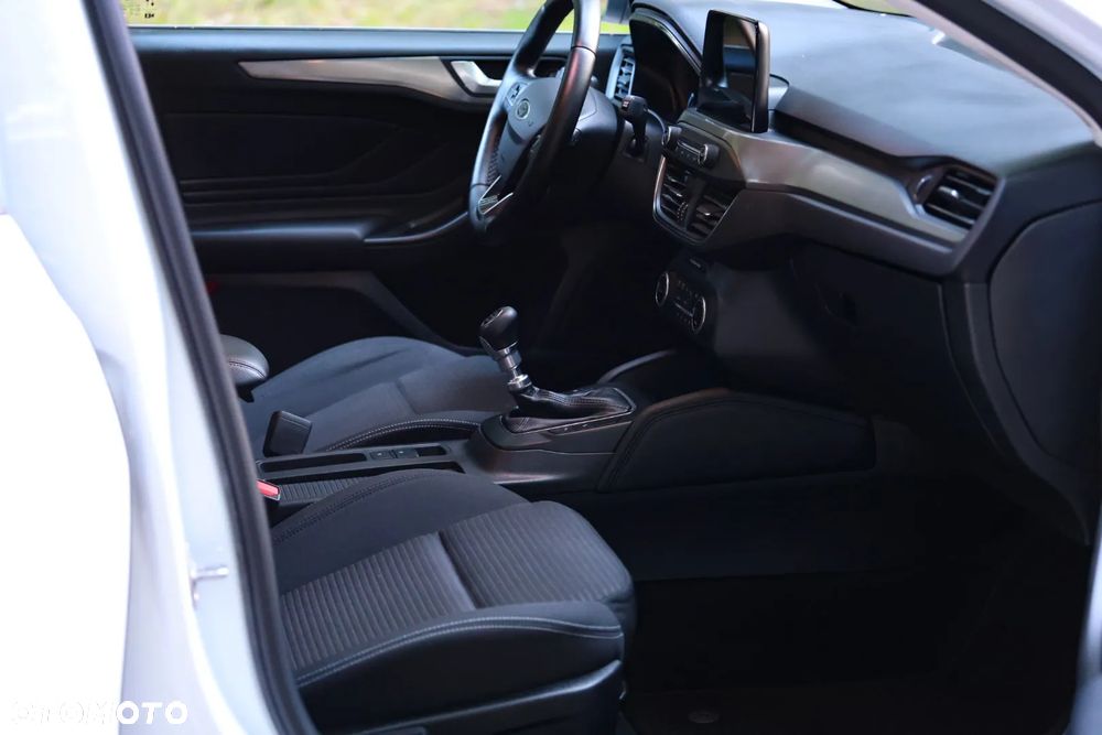 Ford Focus 1.0 EcoBoost Titanium X - 33