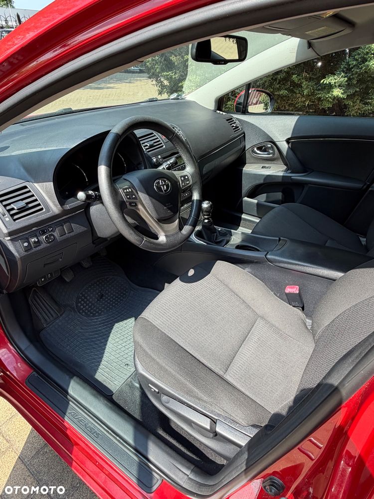 Toyota Avensis 1.8 Sol - 6