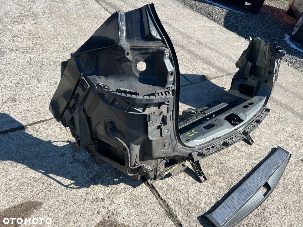 Opel Zafira C Pas tylny tył Czarny i Srebrny - 2