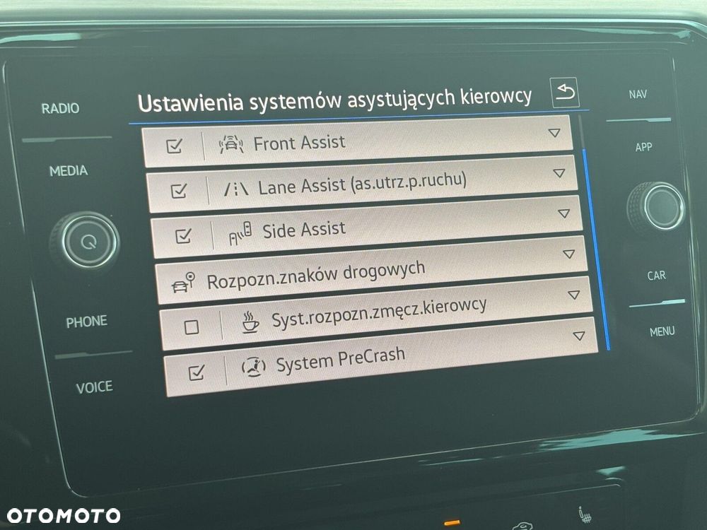 Volkswagen Passat Variant 2.0 TDI SCR Elegance DSG - 35