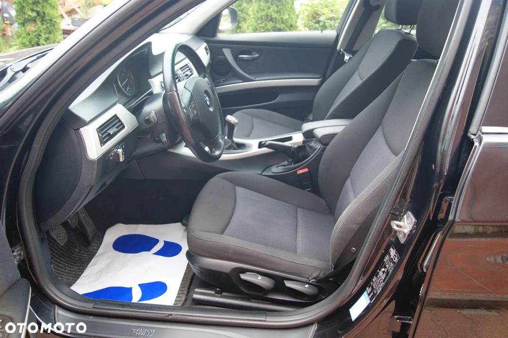 BMW Seria 3 320i Edition Sport - 13