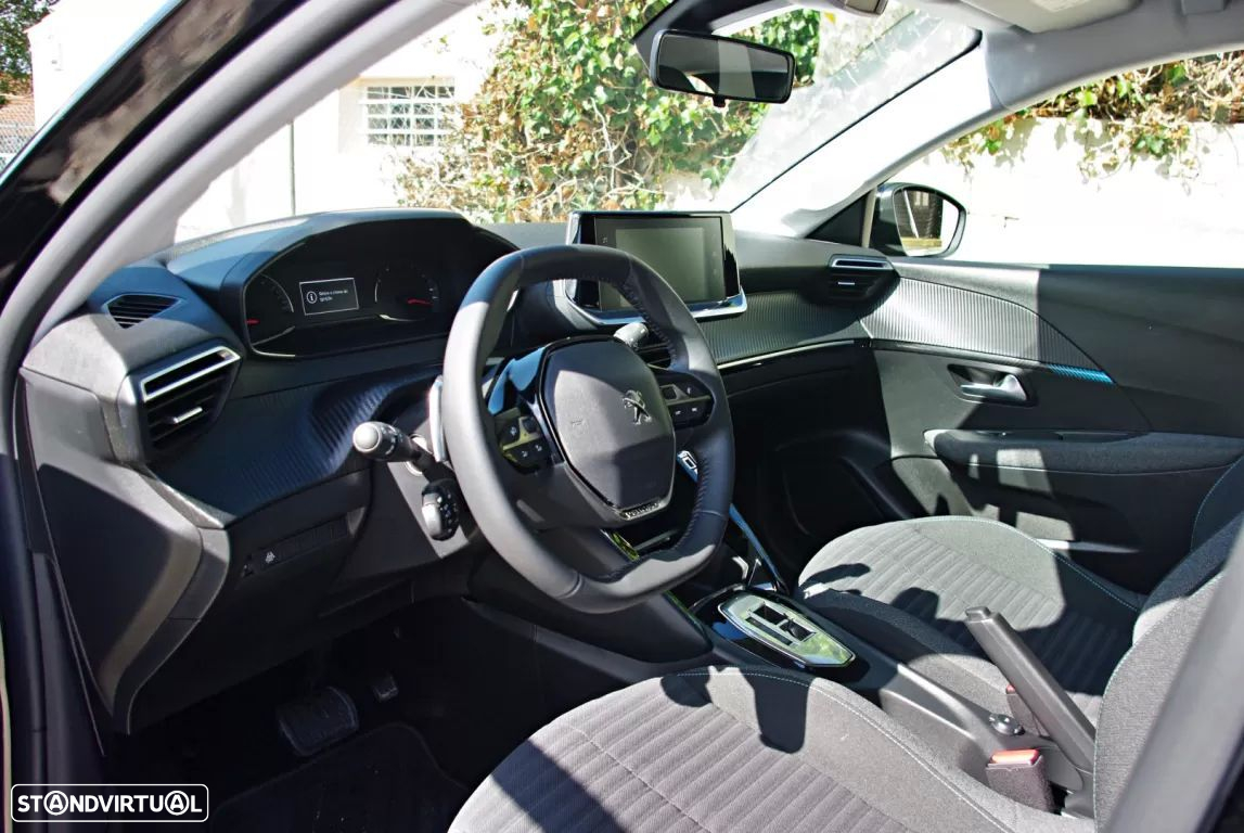 Peugeot 208 - 15