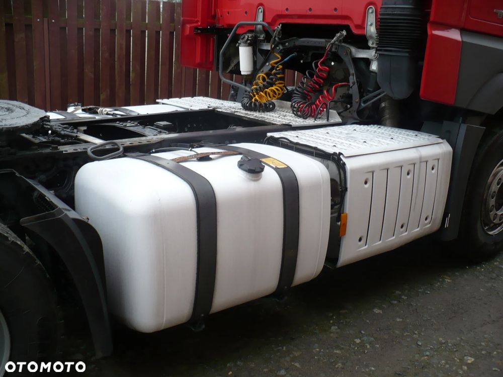 Mercedes-Benz Actros - 11