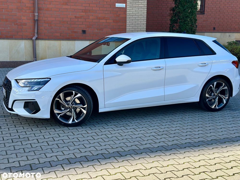 Audi A3 Sportback - 1