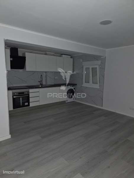 Apartamento T3 Totalmente Remodelado no Laranjeiro, Almada - Grande imagem: 2/15