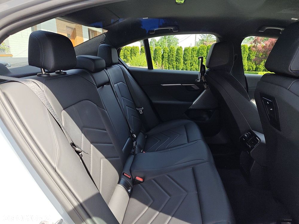 BMW Seria 5 520d xDrive mHEV M Sport - 21