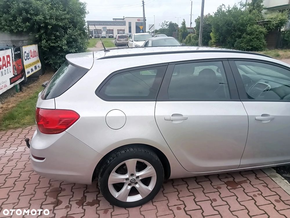 Opel Astra 1.4 Turbo Cosmo - 25