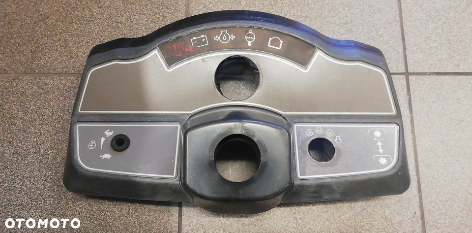 ISEKI SGR 22 deska rozdzielcza kontrolki - 1