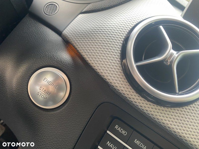 Mercedes-Benz Klasa B 220 4-Matic - 19