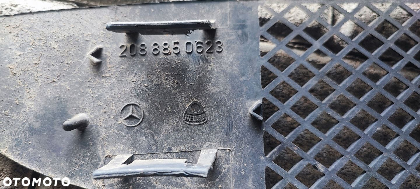 KRATKA ZDERZAKA PRZEDNIEGO MERCEDES CLK W208 2088850623 - 3