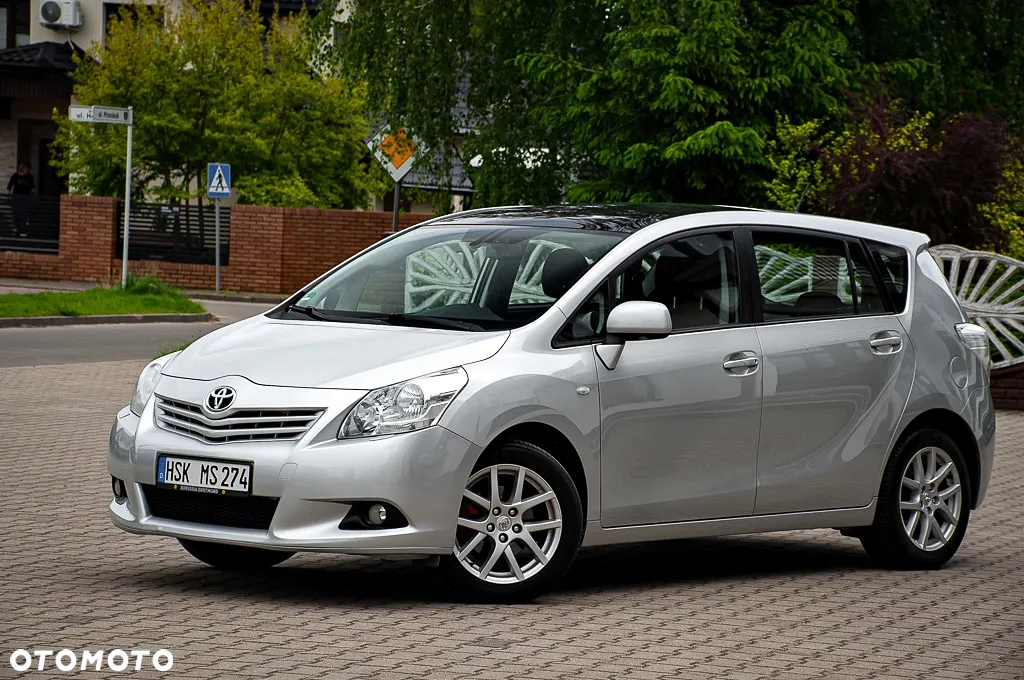 Toyota Verso 1.8 Premium 7os - 4