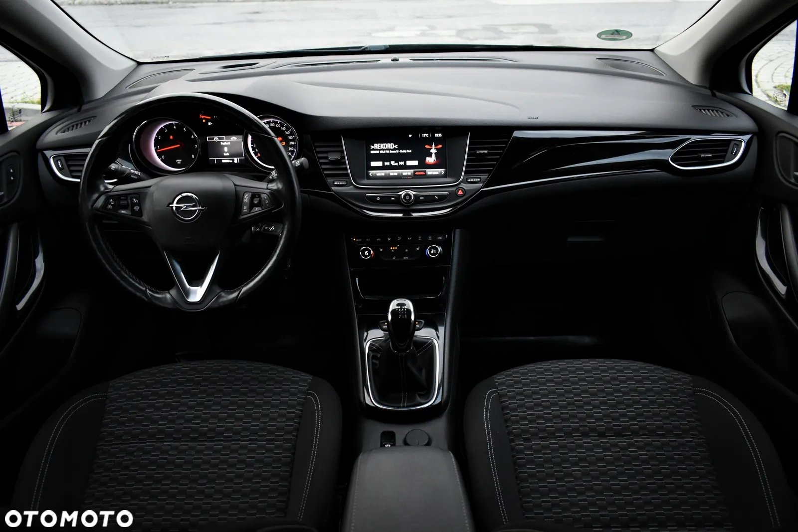 Opel Astra V 1.4 T Enjoy - 19