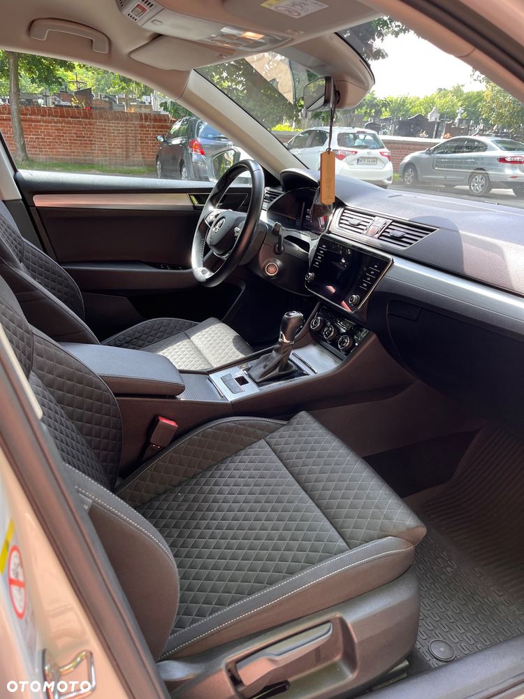 Skoda Superb 2.0 TDI SCR Ambition DSG - 17