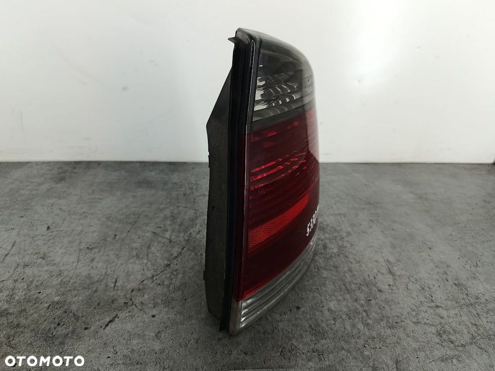 LAMPA TYLNA PRAWA OPEL VECTRA C 13157647 HATCHBACK - 3