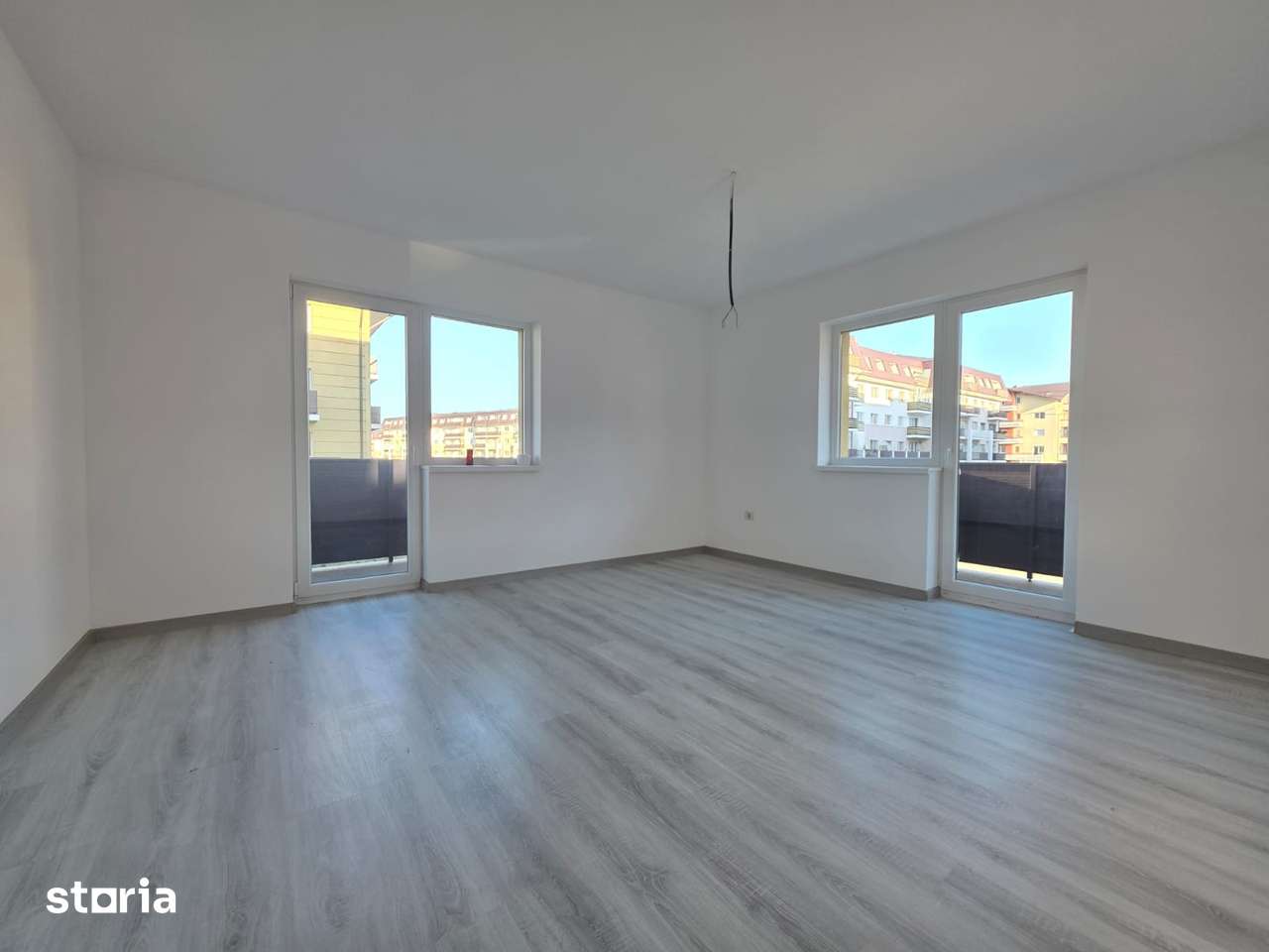 Apartament 2 camere si parcare, nemobilat Subcetate Residence Sanpetru — fotografia 1