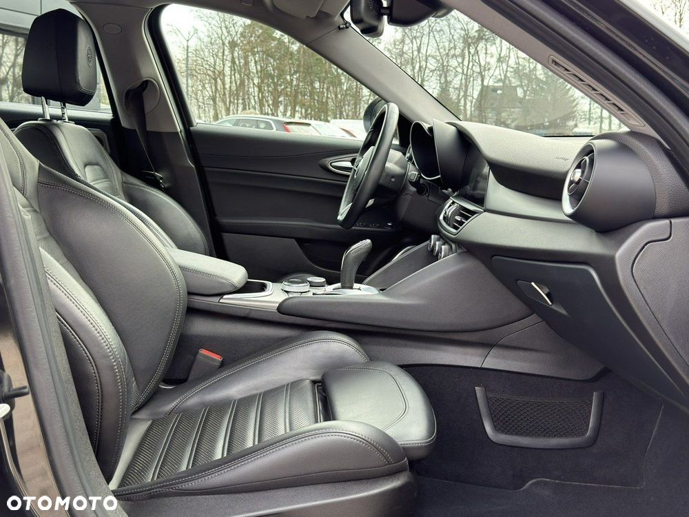 Alfa Romeo Giulia - 22