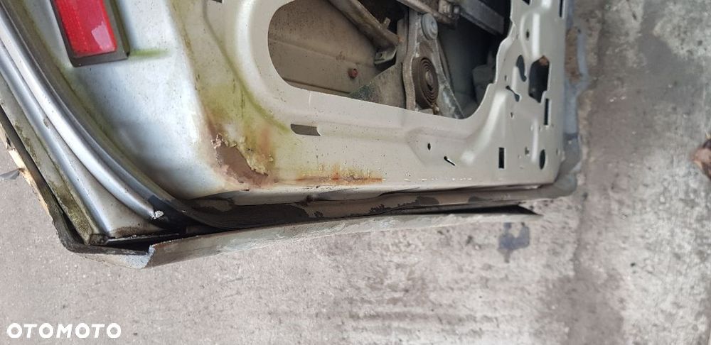 MERCEDES W126 DRZWI LEWY TYŁ - 4