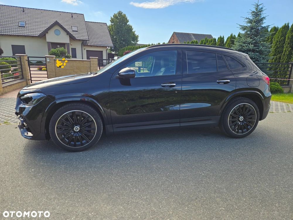 Mercedes-Benz GLA 200 d 8G-DCT AMG Line - 2