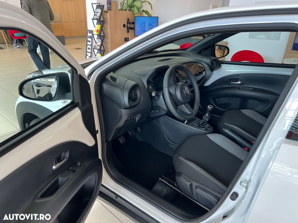 Toyota Aygo ver-1-0l-mt-active - 5