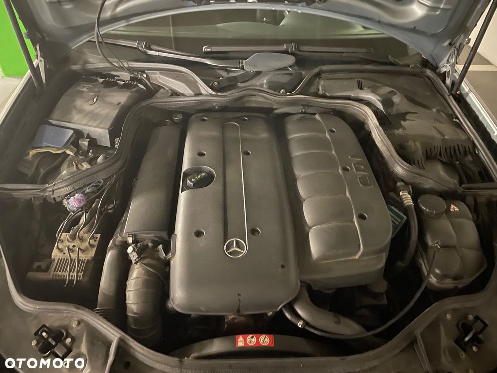 Mercedes-Benz Klasa E 280 CDI T Classic - 29