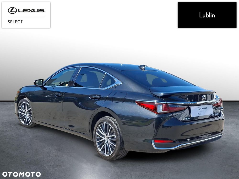 Lexus ES - 3