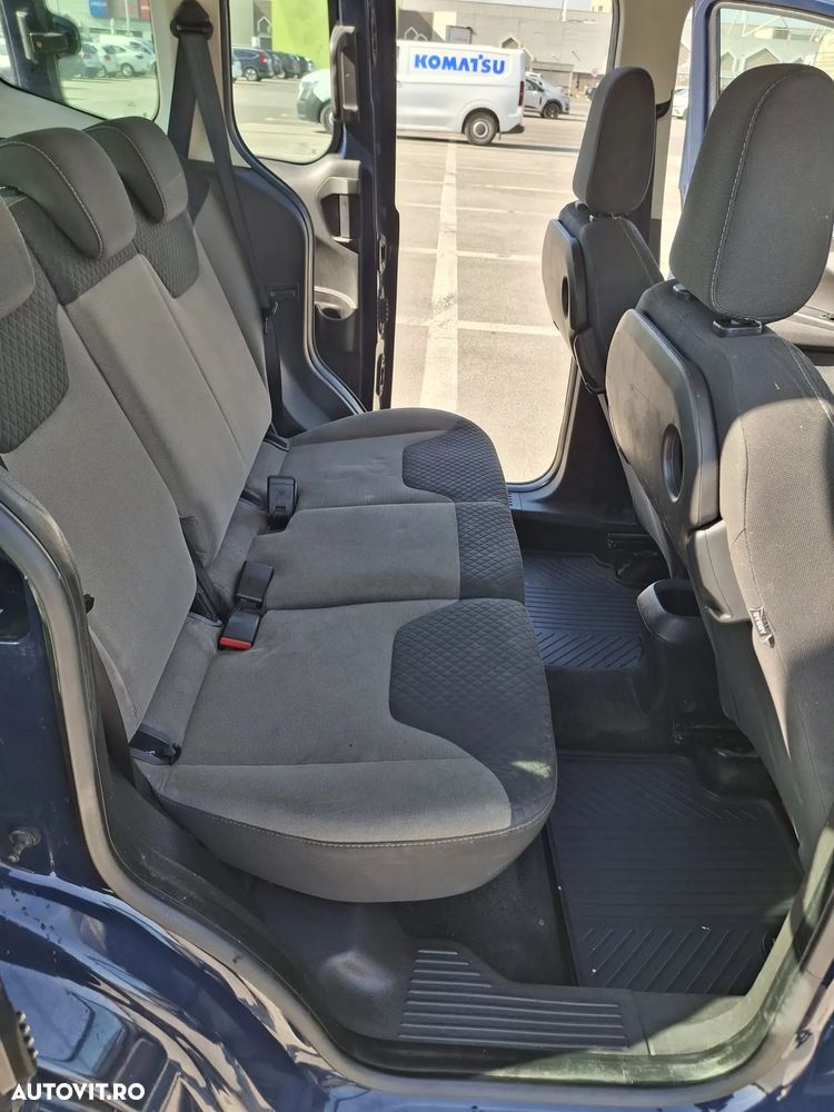 Ford Tourneo Courier - 12