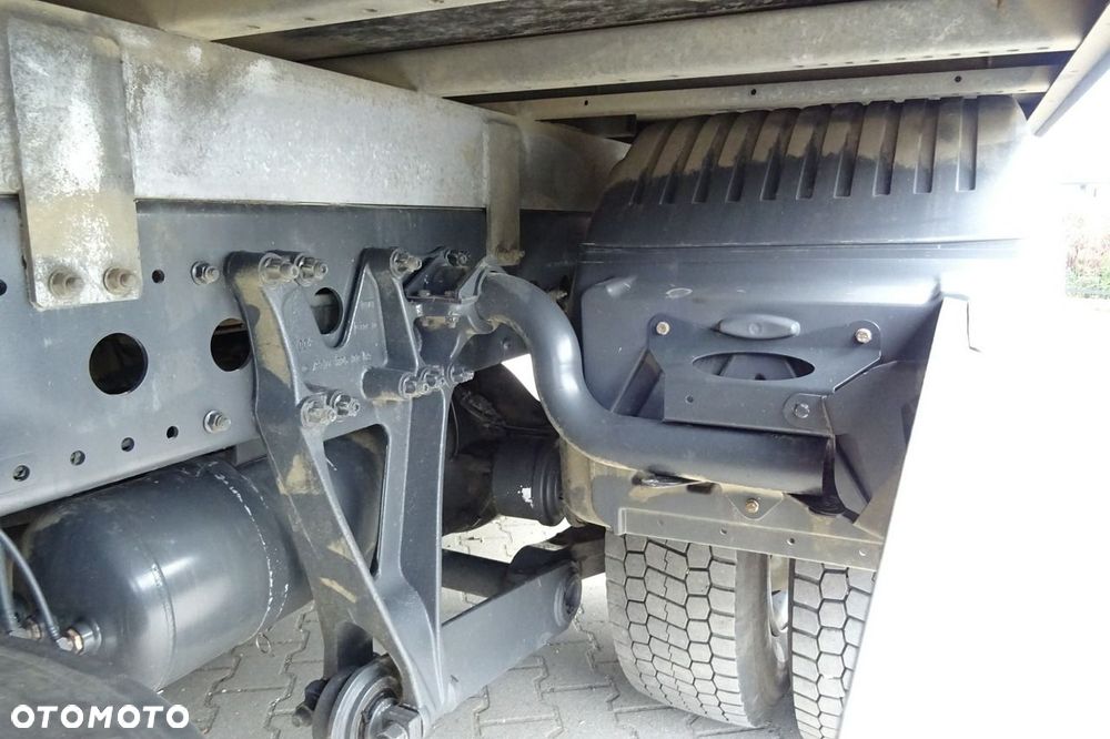 Mercedes-Benz Atego 1218 Euro6 tylko 323tys.km Kontener 18p winda Sprowadzony - 24