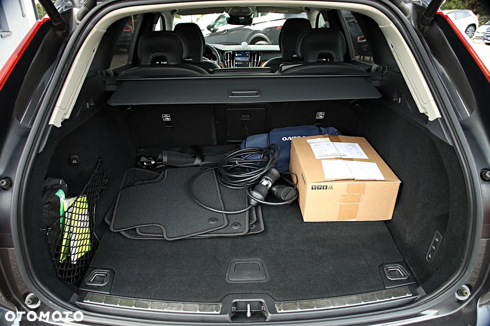 Volvo XC 60 T8 Plug-In Hybrid AWD Ultimate Dark - 22