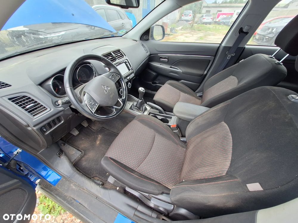 Mitsubishi ASX - 9