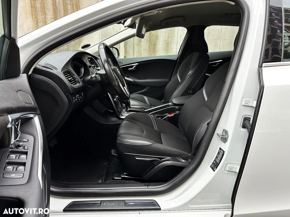 Volvo V40 D2 Geartronic Summum - 8