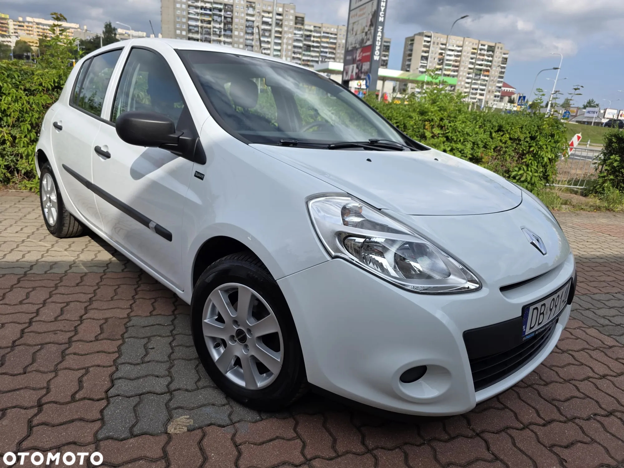Renault Clio 1.2 16V 75 Yahoo - 16