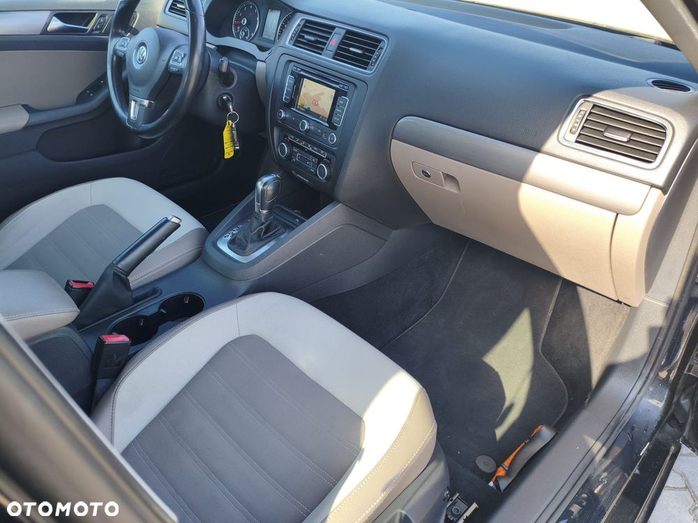 Volkswagen Jetta 1.4 TSI DSG Comfortline - 16