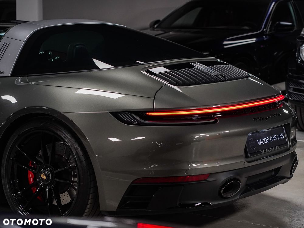 Porsche 911 Targa 4 GTS - 40