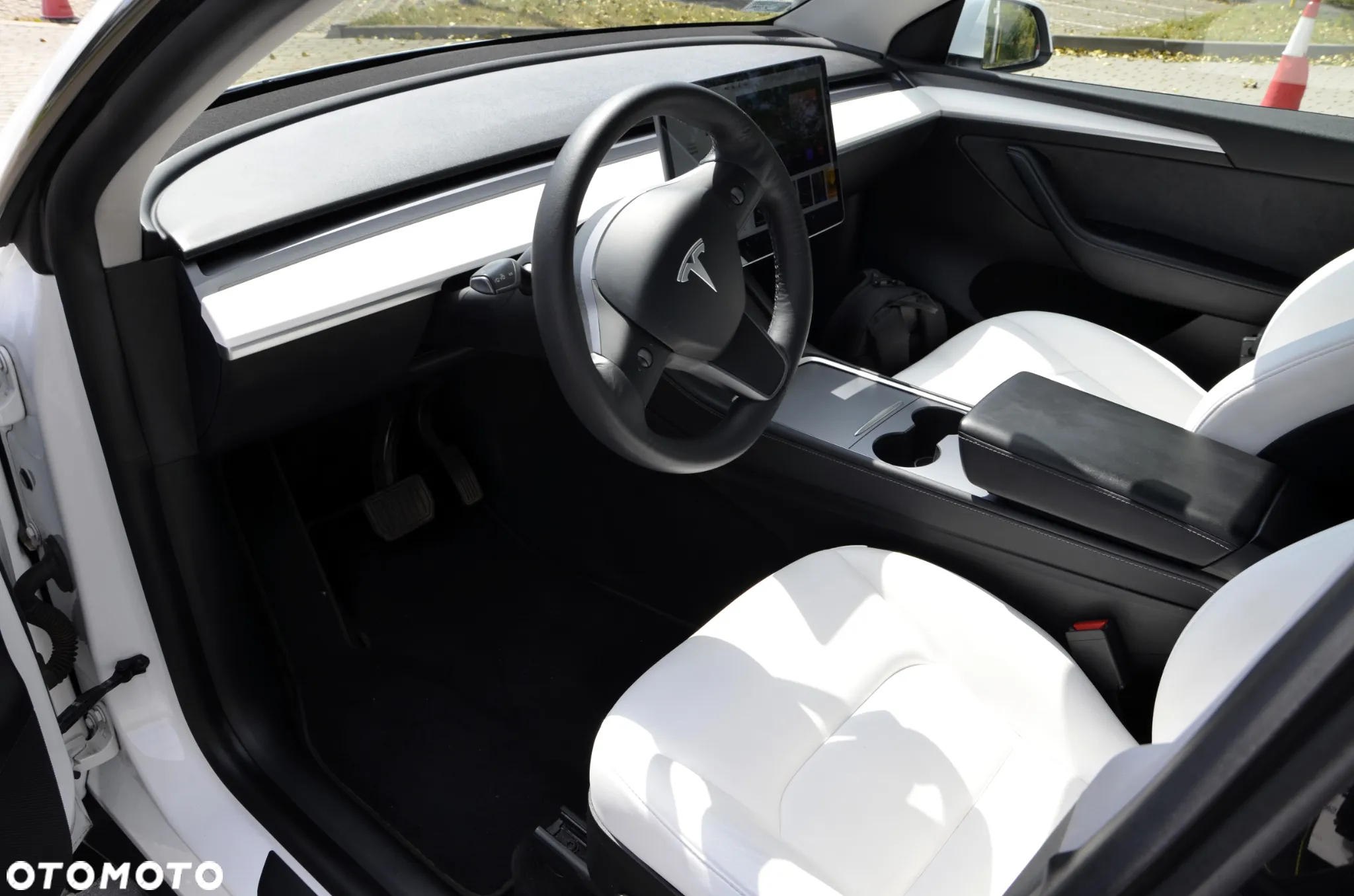 Tesla Y RWD - 12