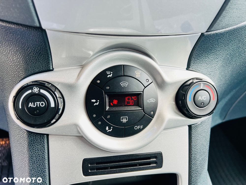 Ford Fiesta 1.25 Champions Edition - 9