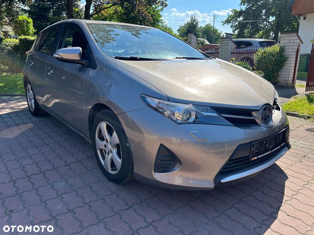 Toyota Auris 1.33 Dual-VVT-i - 1